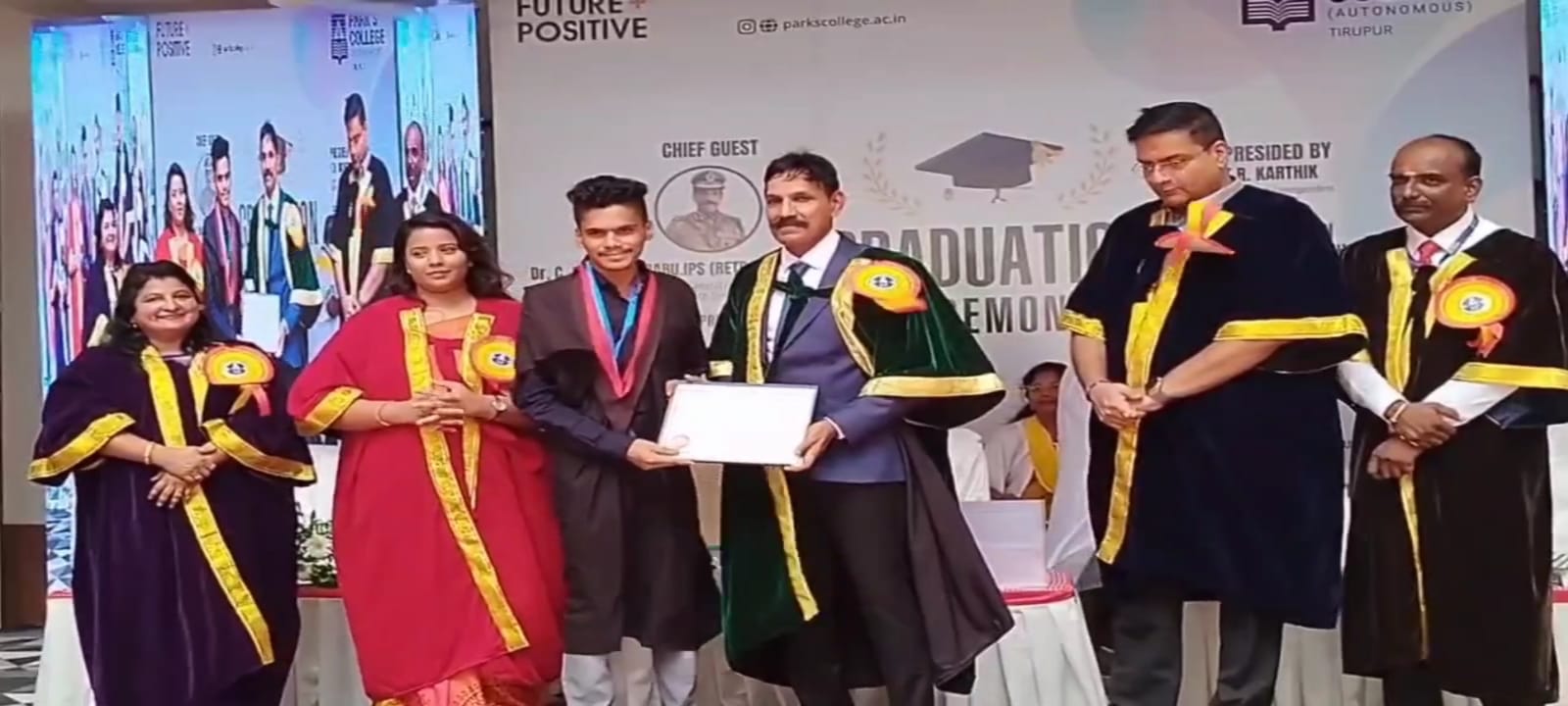 தனியார் கல்லூரி பட்டமளிப்பு விழா..,