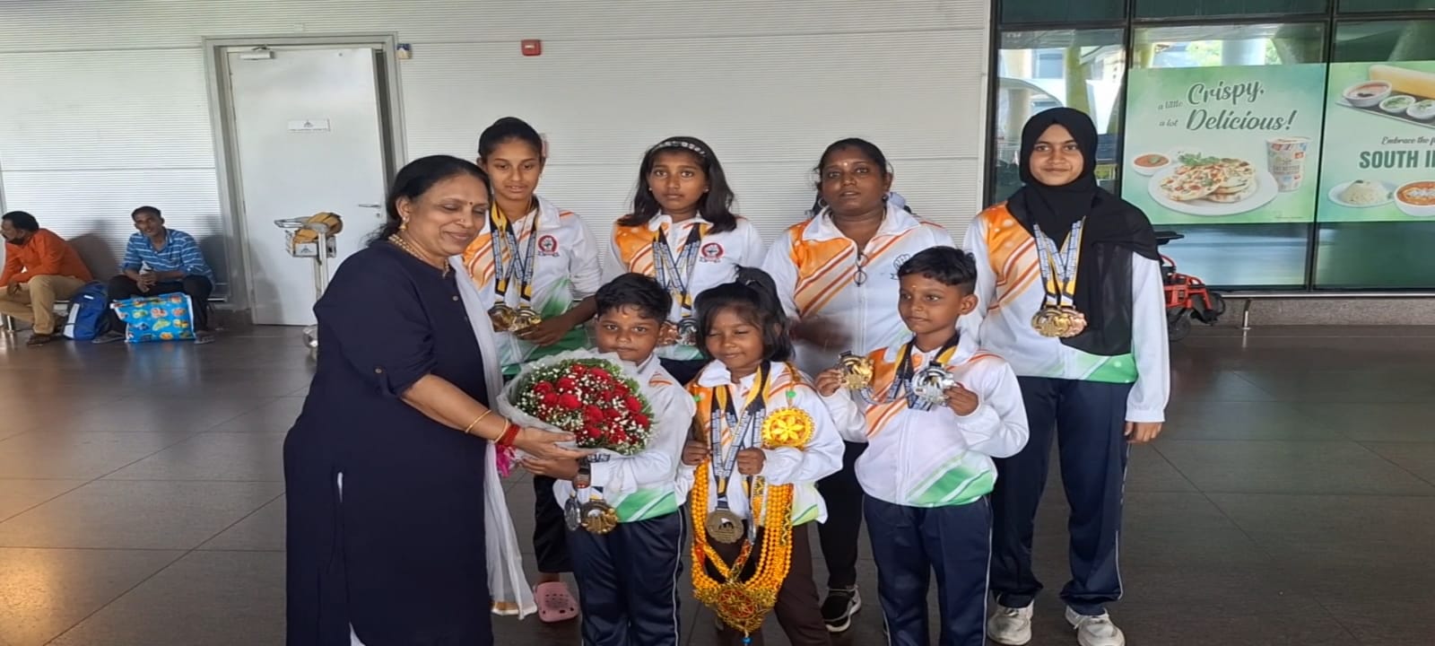 கராத்தே வீராங்கனைகளுக்கு உற்சாக வரவேற்பு..,