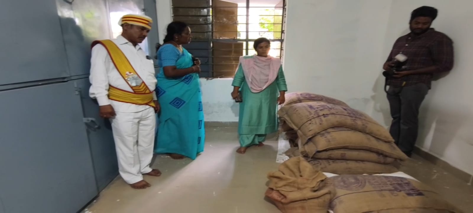 நிறை குறைகளை கேட்டறிந்த மாவட்ட ஆட்சியர்..,