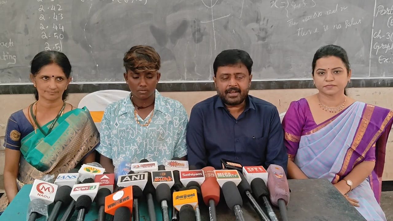 முன்னாள் மாணவர்கள் சந்திப்பு நிகழ்ச்சி..,