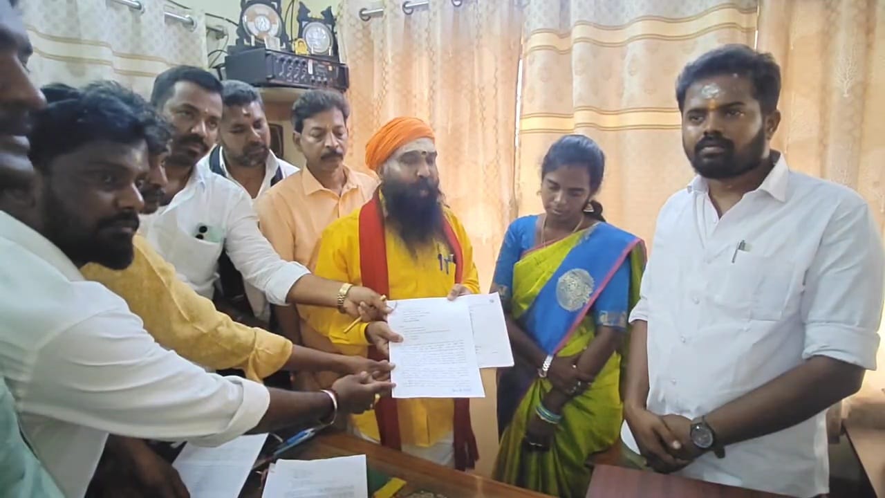 மலை உச்சியில் கார்த்திகை தீபம் ஏற்ற  நிர்வாகத்திடம் மனு..,