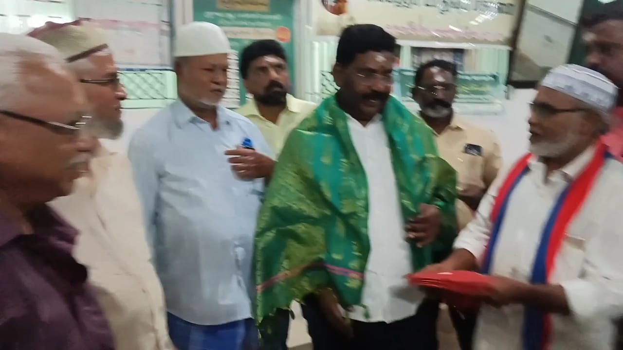 மதத்தின் பேரில் அரசியல் செய்கிறார்கள் -சிந்தனைச் செல்வன்..,