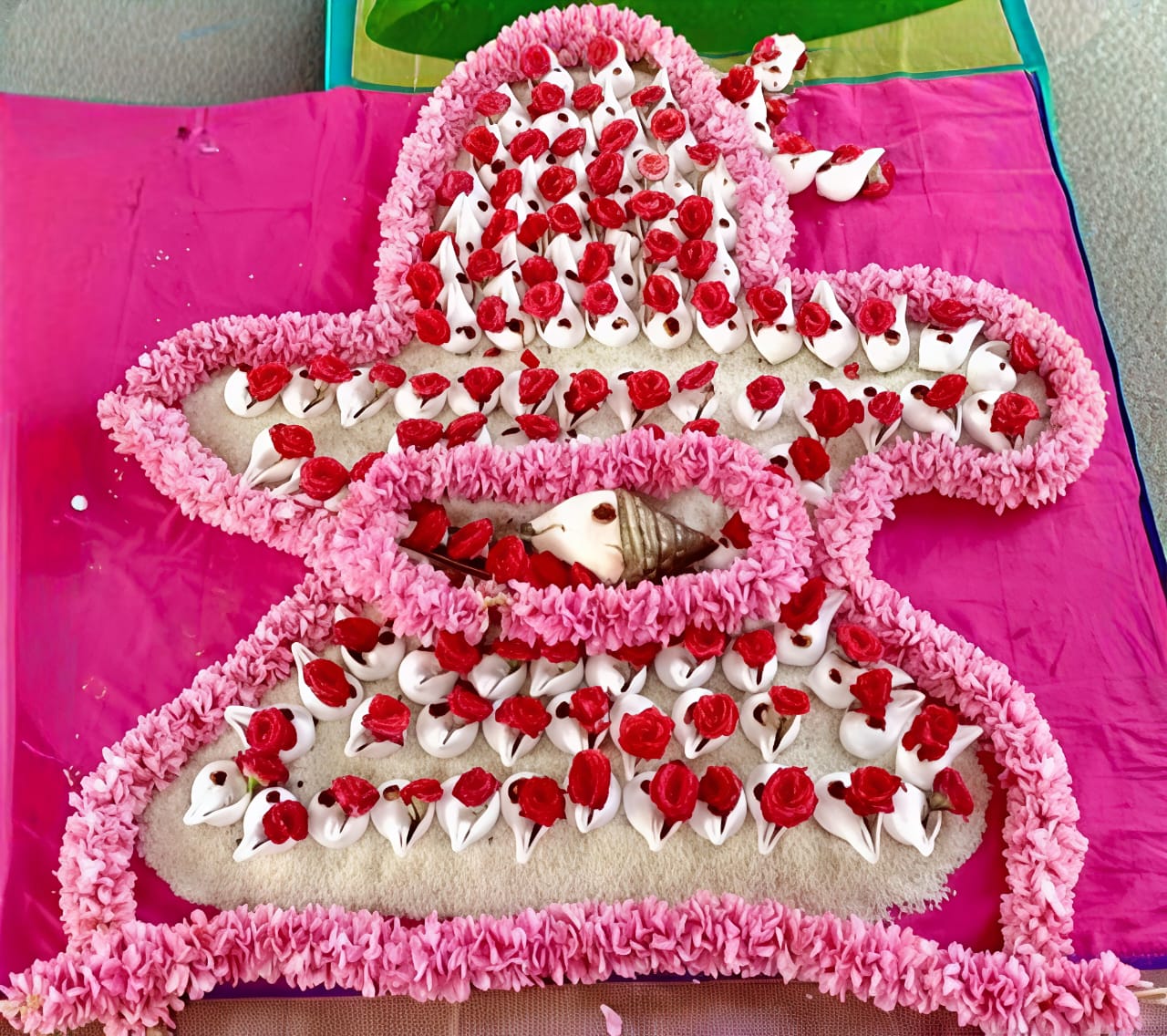 வாழை மர பாலசுப்பிரமணிய சுவாமி சங்க அபிஷேகம்..,