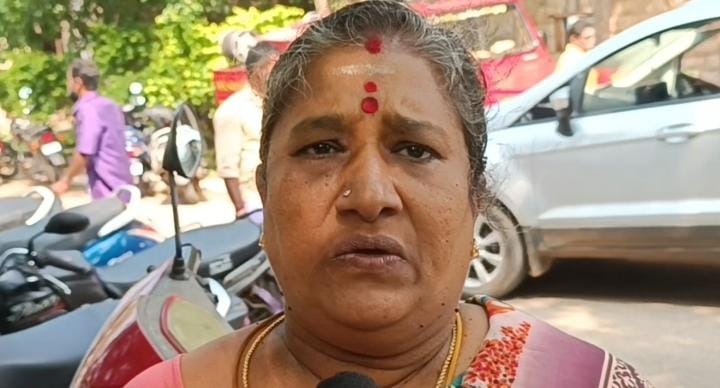 பெற்றோர் மாவட்ட ஆட்சியரிடம் புகார்..,