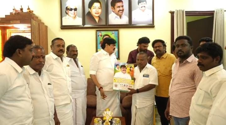 புதிய நாட்காட்டியினை வழங்கிய கே.டி.ஆர்..,