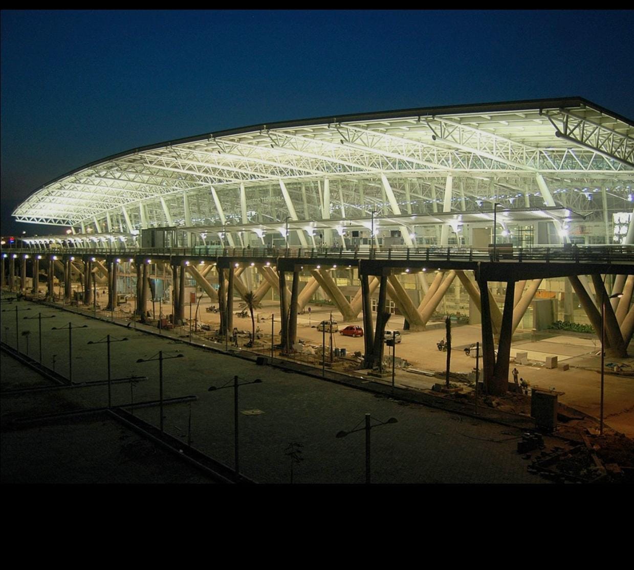 2 கிலோ ஹைட்ரோபோனிக் உயர் ரக கஞ்சா பறிமுதல்..,