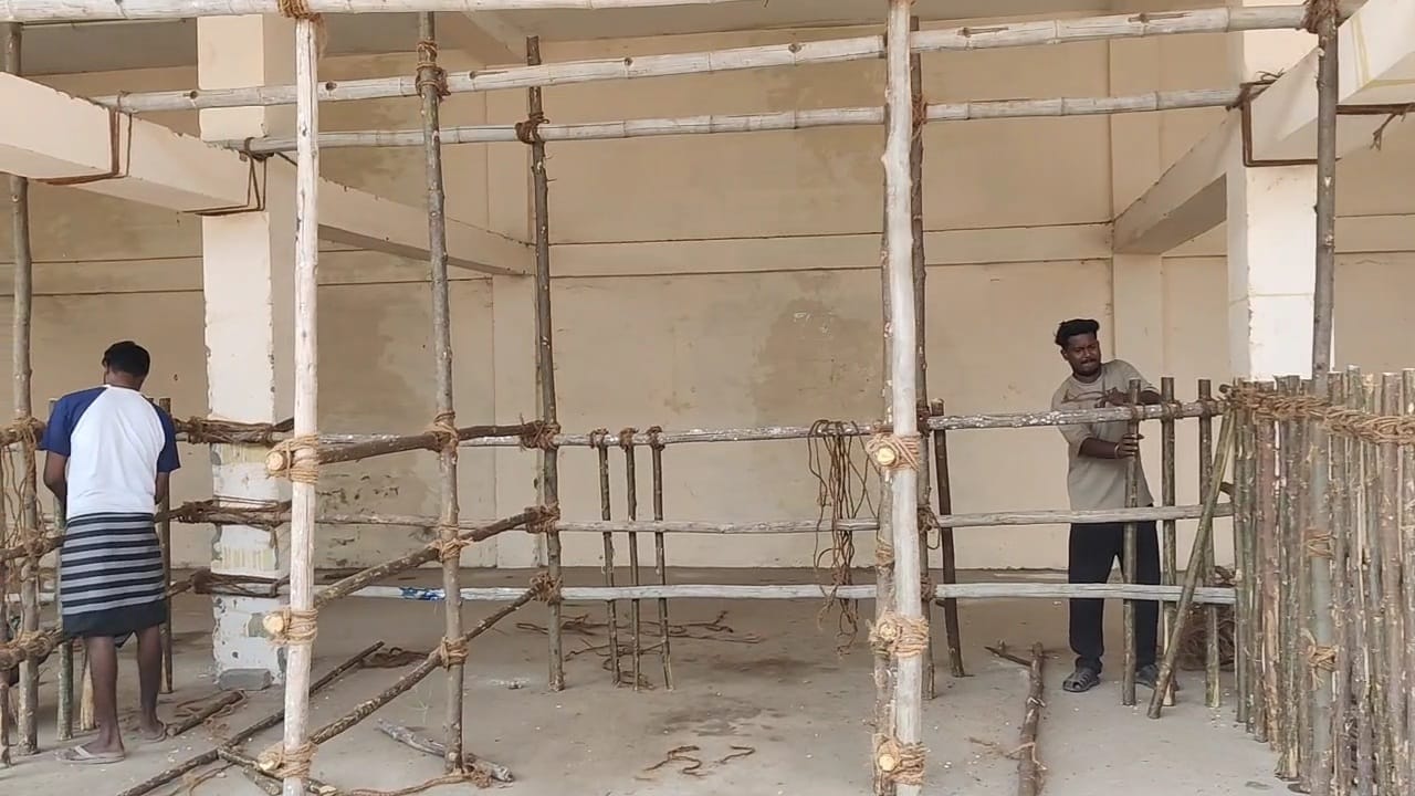 ஜல்லிக்கட்டு போட்டி தடுப்பு வேலி அமைக்கும் பணிகள் தொடக்கம்..,