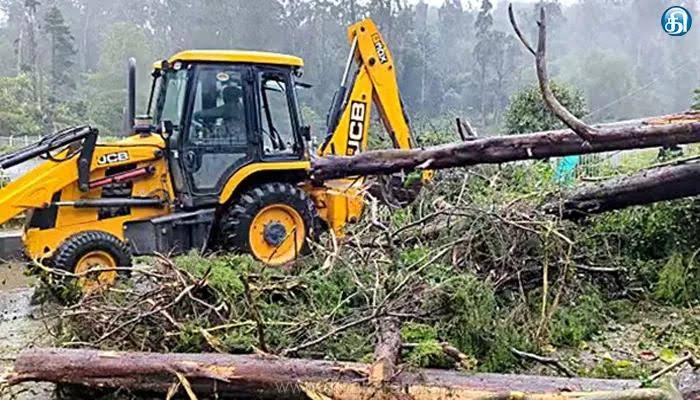 மலைகளை அழிக்கும் இயந்திரங்கள் பொதுமக்கள் கொதிப்பு…