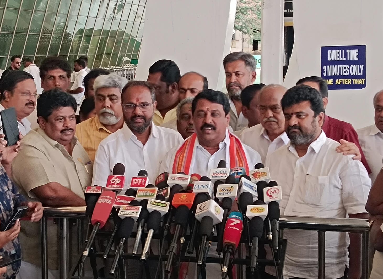 செய்தியாளர்களை சந்தித்த நயினார் நாகேந்திரன்..,