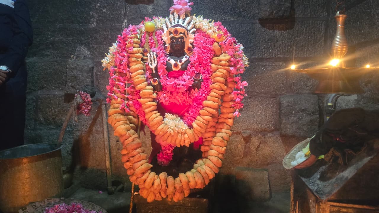 தேய்பிறை முன்னிட்டு பைரவருக்கு சிறப்பு வழிபாடு..,