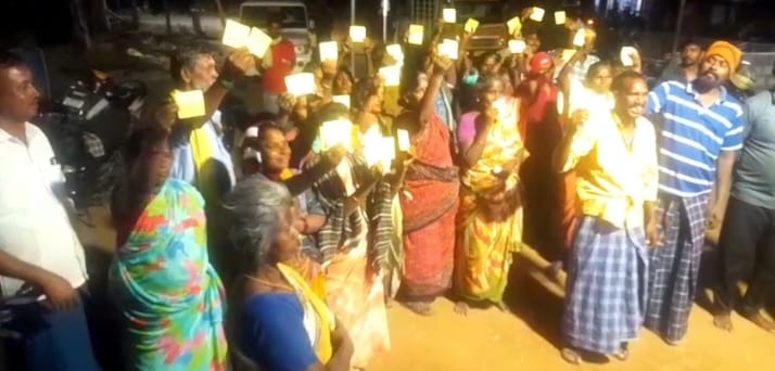 மோசடியில் ஈடுபட்ட நபரின் தாயாரை சிறை பிடித்த கிராம மக்கள்..,