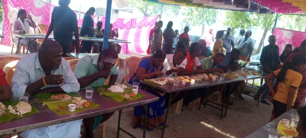 கருப்பசாமி கோவிலில் அன்னதானம்..,