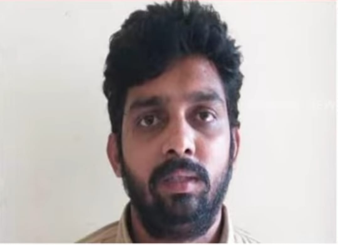 ஜெயிலுக்கு பிரபல ரவுடி மீது நாட்டு வெடிகுண்டு வீச்சு..,