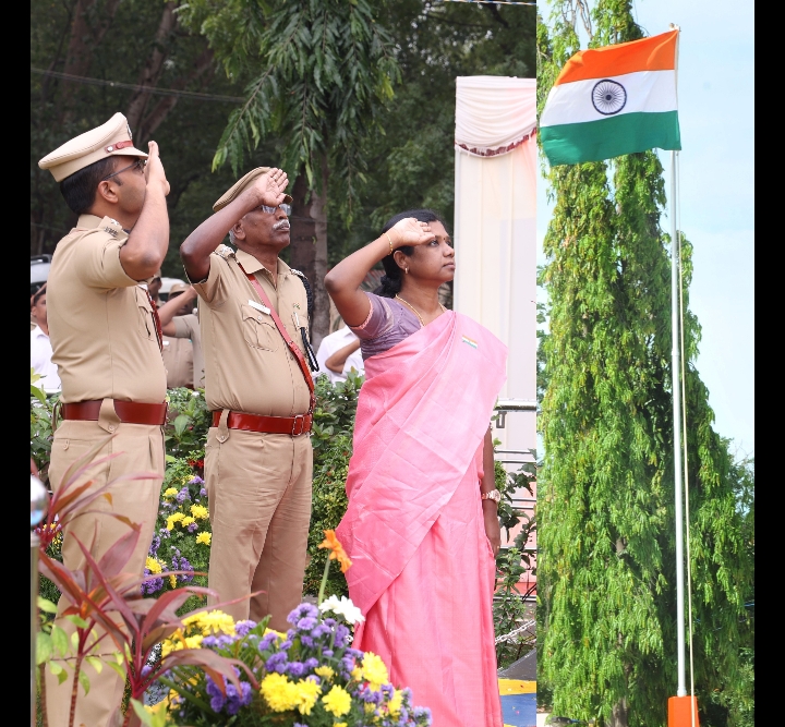 தேசிய கொடியை ஏற்றி நலத்திட்ட உதவிகளை வழங்கிய ஆட்சியர்..,