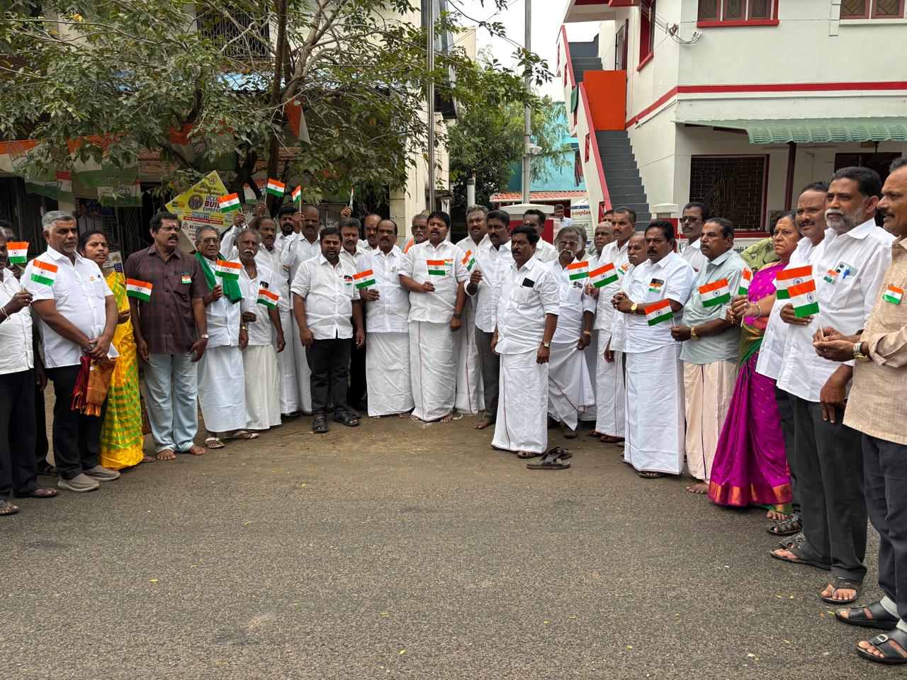 காங்கிரஸ் கட்சியின் சார்பில் இந்திய குடியரசு தினவிழா..,