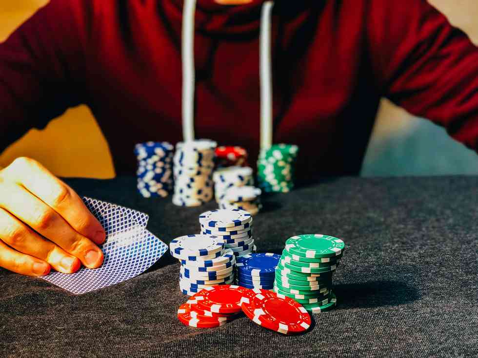 Slotastic Casino: Unveiling the Risks and Rewards of Playing