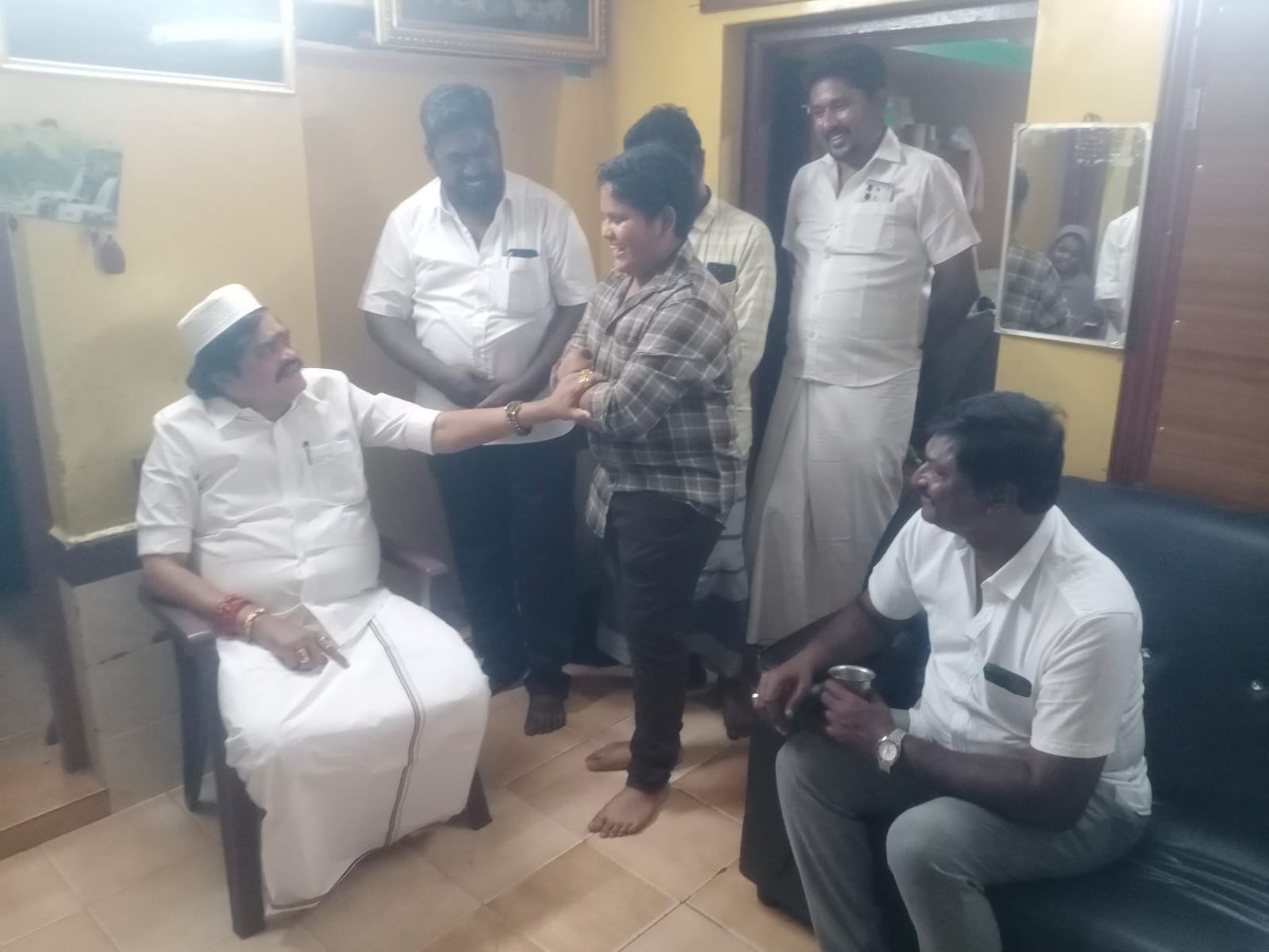 இப்தார் நோன்பு திறப்பு நிகழ்ச்சியில் கலந்து கொண்ட கே.டி.ஆர்…