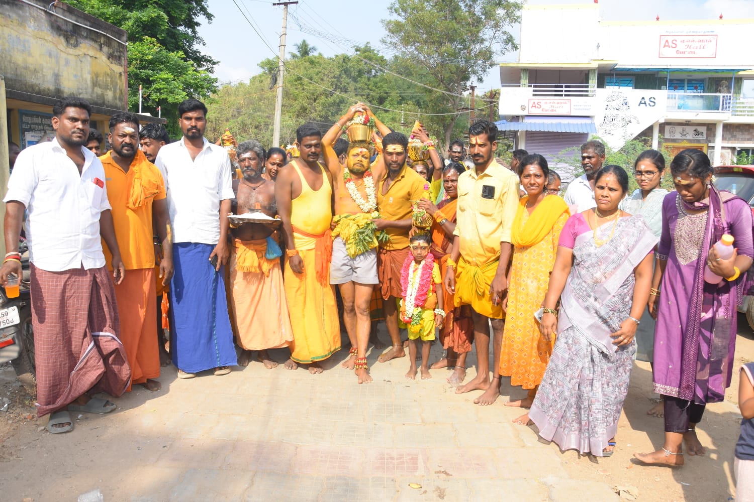 ஸ்ரீ வீரமாகாளியம்மன் கோவில் நேர்த்திக்கடன் செலுத்திய பக்தர்கள்…