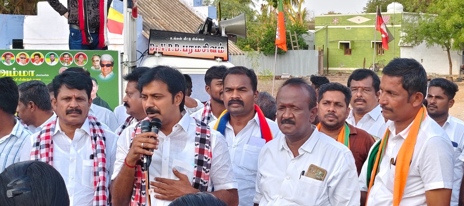 கிராமம் கிராமமாக வாக்கு சேகரித்த அதிமுக வேட்பாளர் வி.பி.பி.பரமசிவம்..,