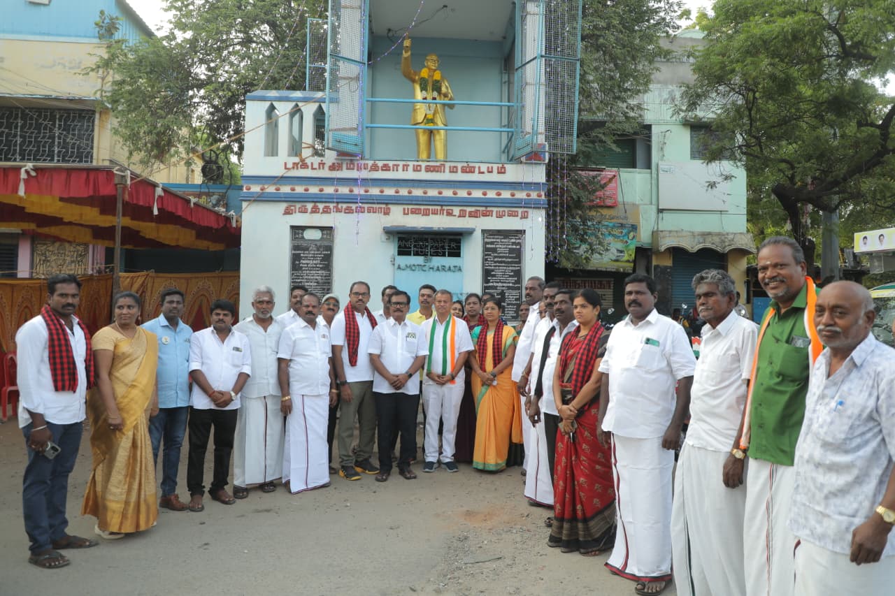 அம்பேத்கர் சிலைக்கு மாலை அணிவித்து மரியாதை செலுத்திய சிவகாசி எம்எல்ஏ..,