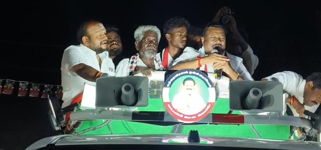 பொதுமக்கள் குடிநீர் கேட்டு எம் எல் ஏ சீனிவாசனிடம் வாக்குவாதம்..,