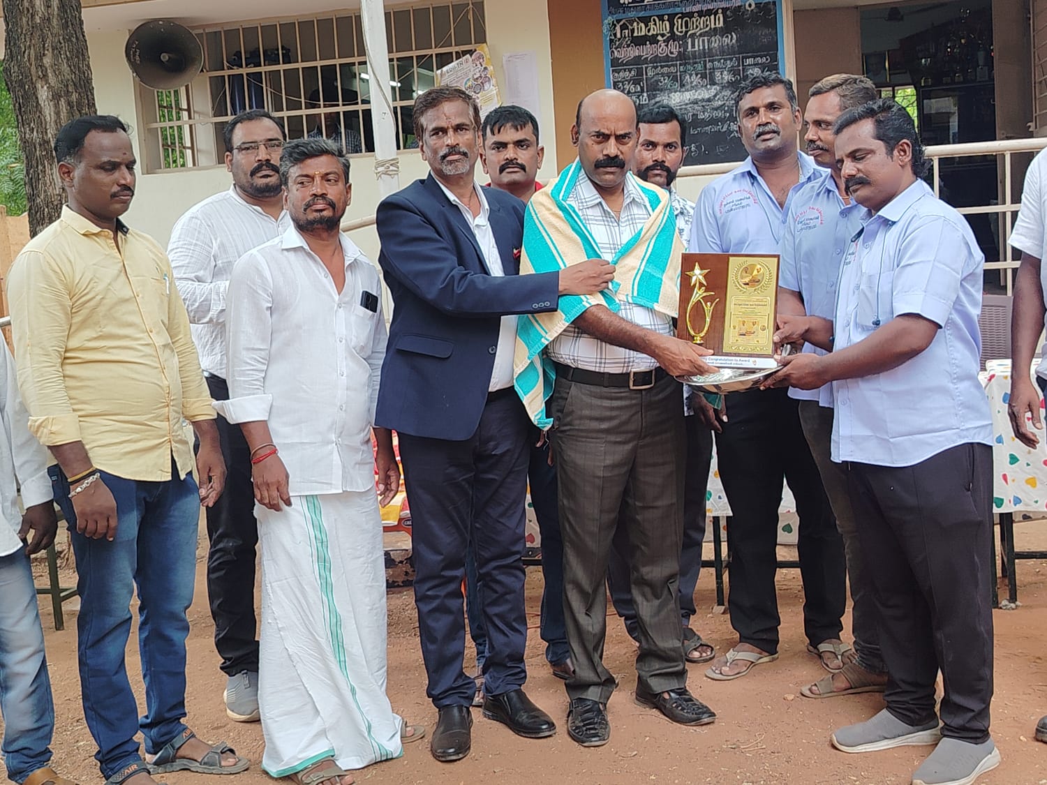 பாண்டியராஜபுரம் அரசு பள்ளி  மாணவர்களுக்கு பரிசளிப்பு விழா..,