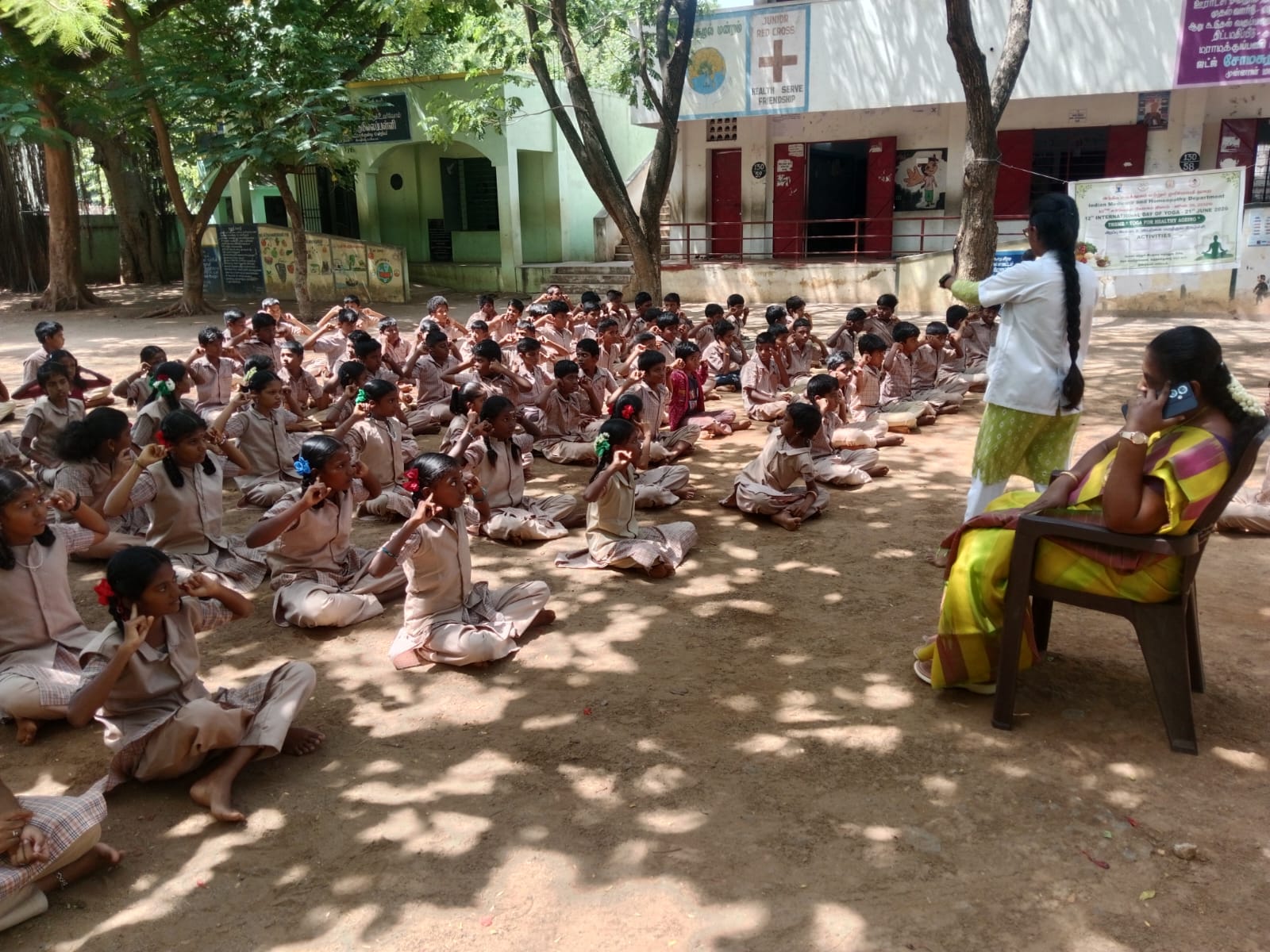 உலக யோகா தினத்தை முன்னிட்டு சிறப்பு யோகாசனம்..,