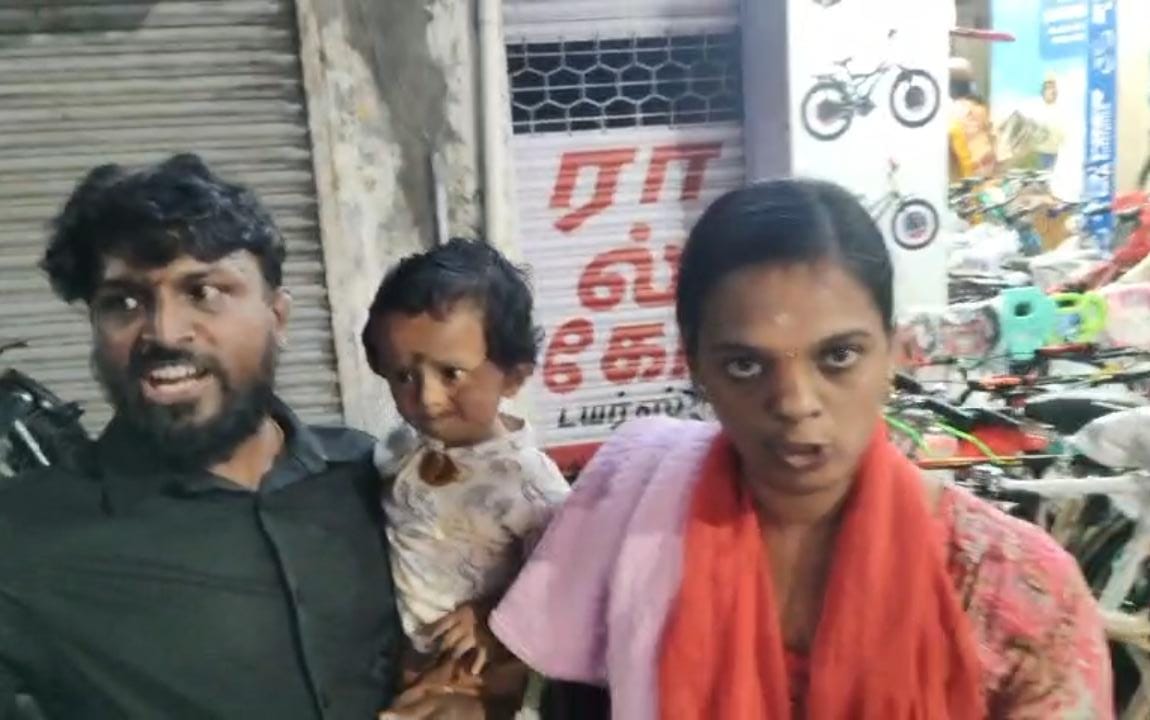 நடுரோட்டில் கைக்குழந்தையுடன் பெண் வாக்குவாதம் – வைரல் வீடியோ !!!