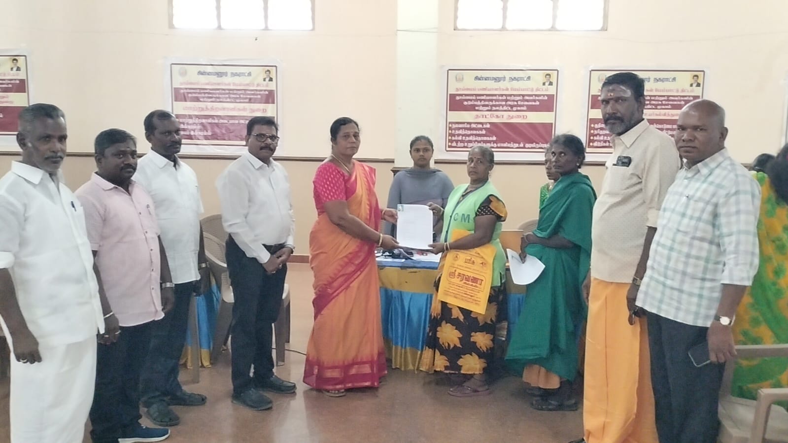 சின்னமனூர் நகராட்சியில் அரசுத் துறைகள் ஒருங்கிணைந்த தூய்மை பணியாளர்கள் நல முகாம்!