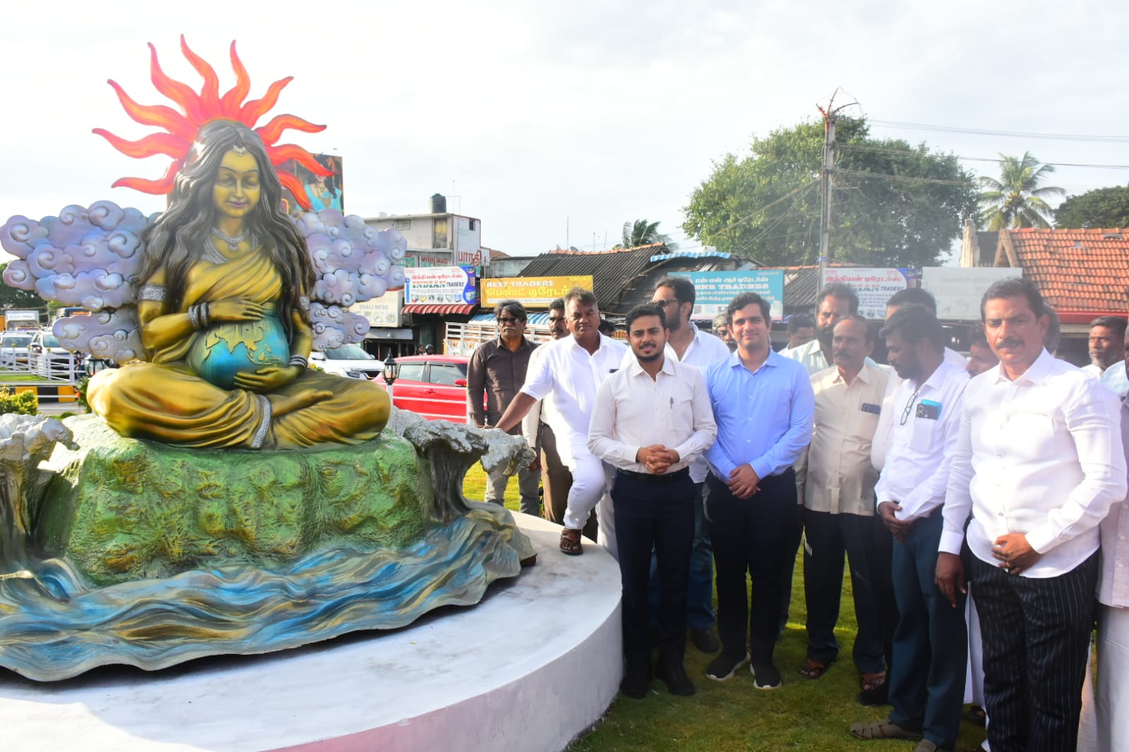 விவசாயத்தையும் இயற்கையையும் போற்றும் வகையில் சிலைகள் திறப்பு..,