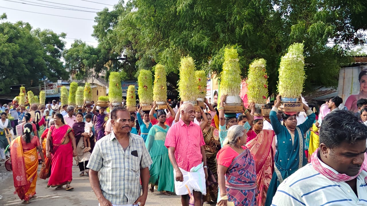 சத்திரப்பட்டியில் பாரம்பரிய முளைக்கொட்டு திருவிழா..,